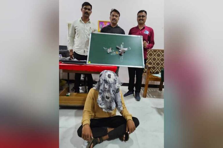 Picsart_25-08-10_19-08-34-840